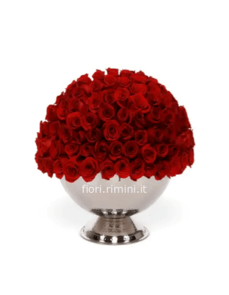 Cupola di rose rosse