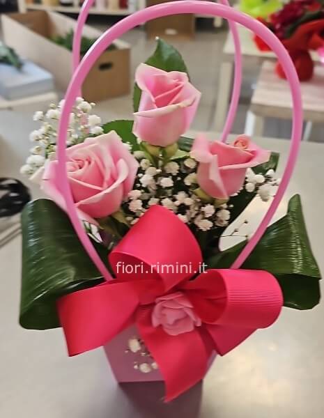 Borsetta di rose rosa